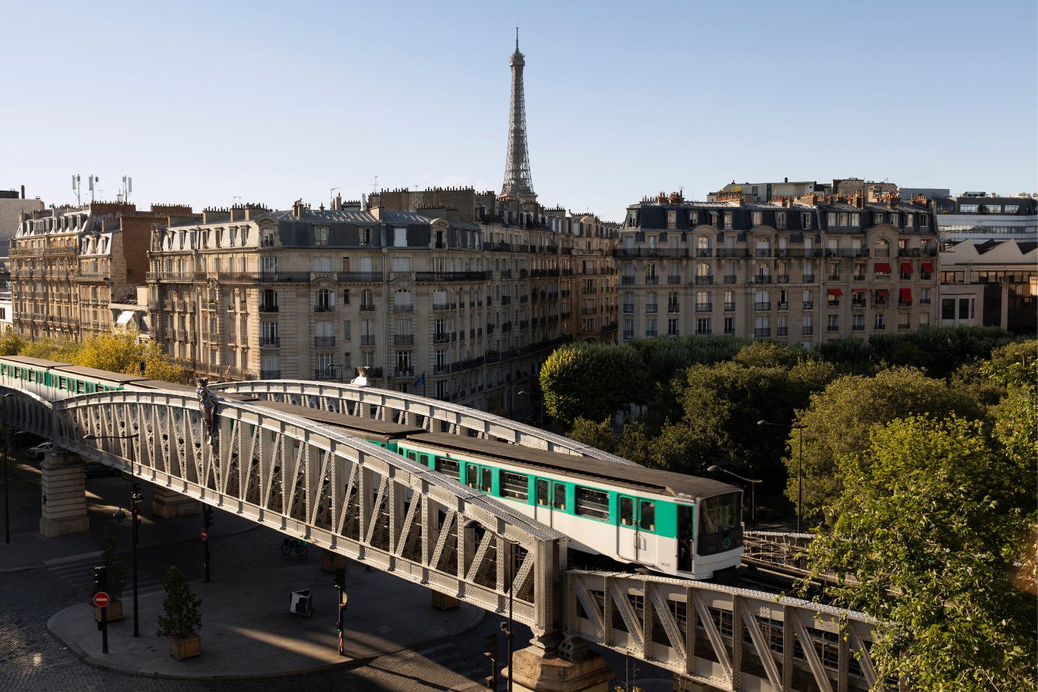 Metro line 6 with Eiffel Tower view in Paris