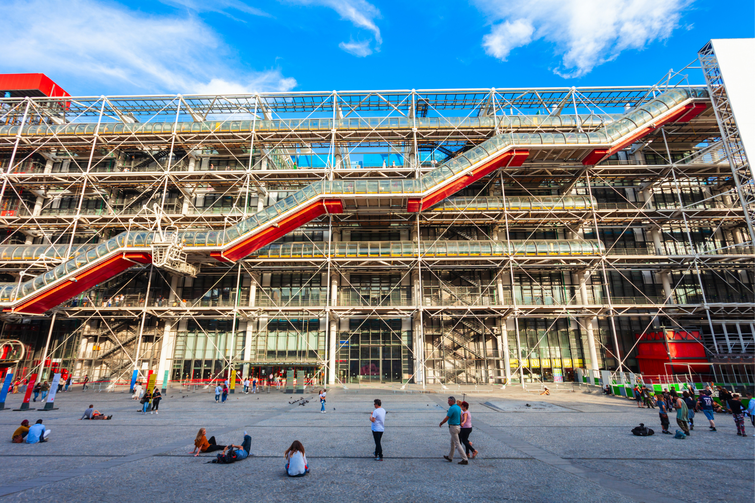 Le Centre Pompidou, Place Georges-Pompidou, 75004 Paris