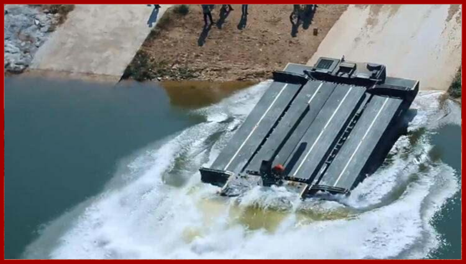 Pont pour engin militaire démontable et déplacable