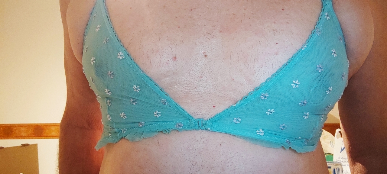 Dévoilez vos tétons habillés de lingerie - Page 3 9qoq