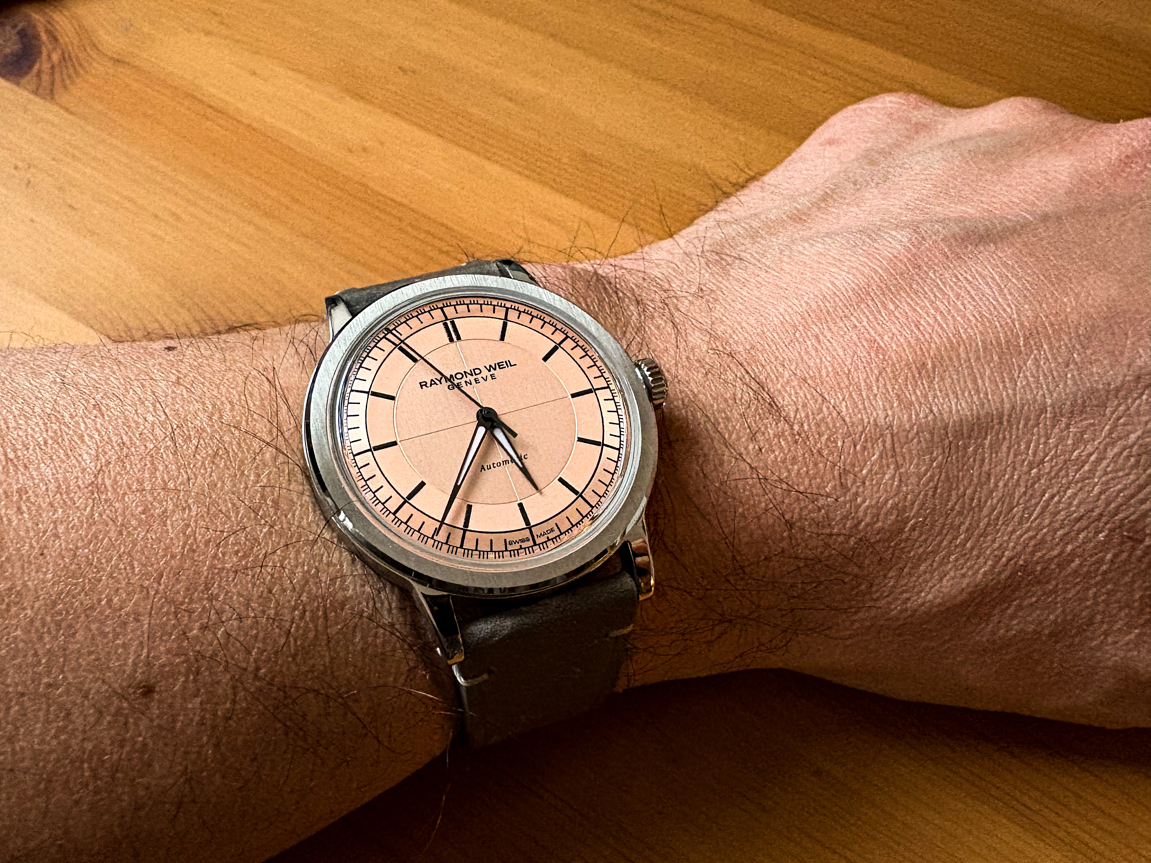 [Revue] Raymond Weil, marque mal-aimée ? Je lui ai donné sa chance - Page 4 Kow9