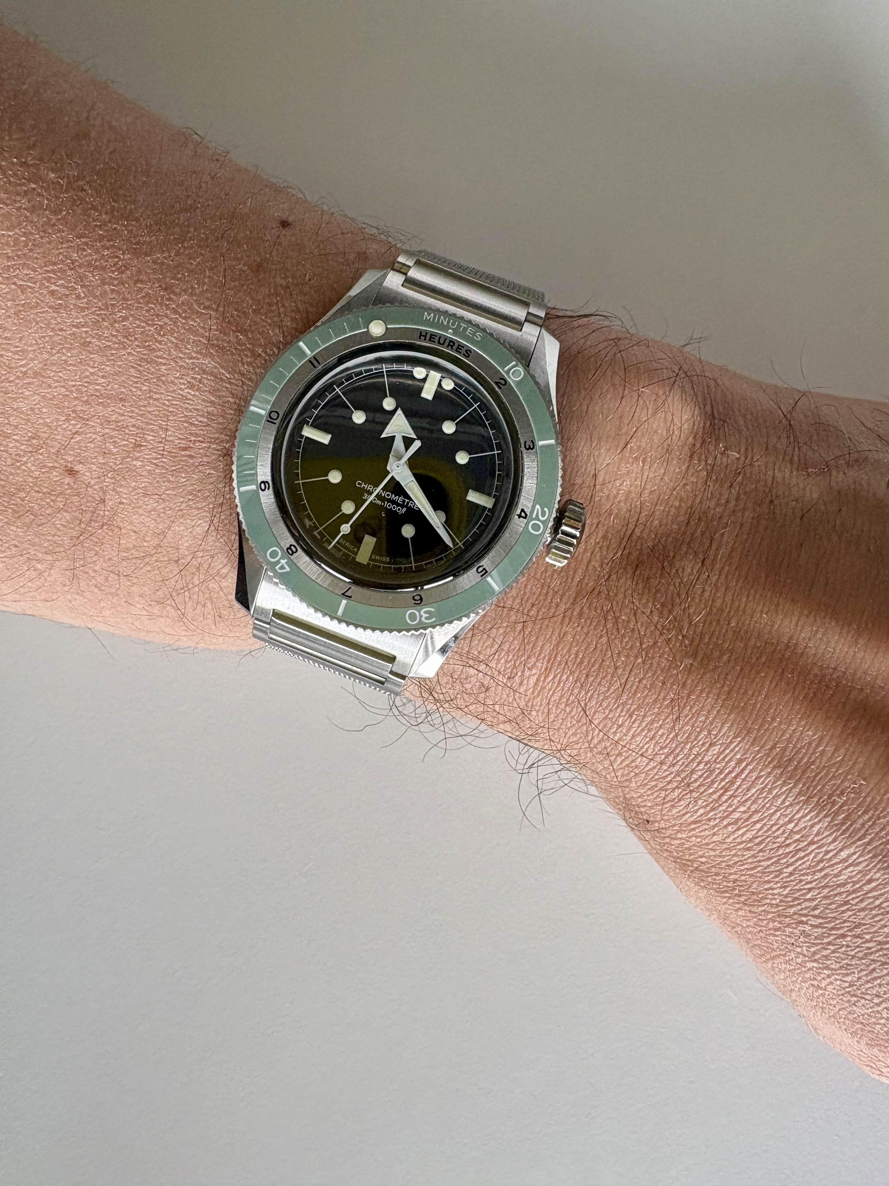 Serica watches - tome II - Page 23 4uhr