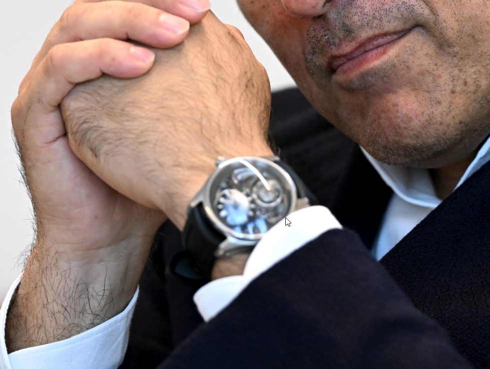 La montre du jour des autres... dans les émissions télévisées (tome VIII) - Page 19 0avo