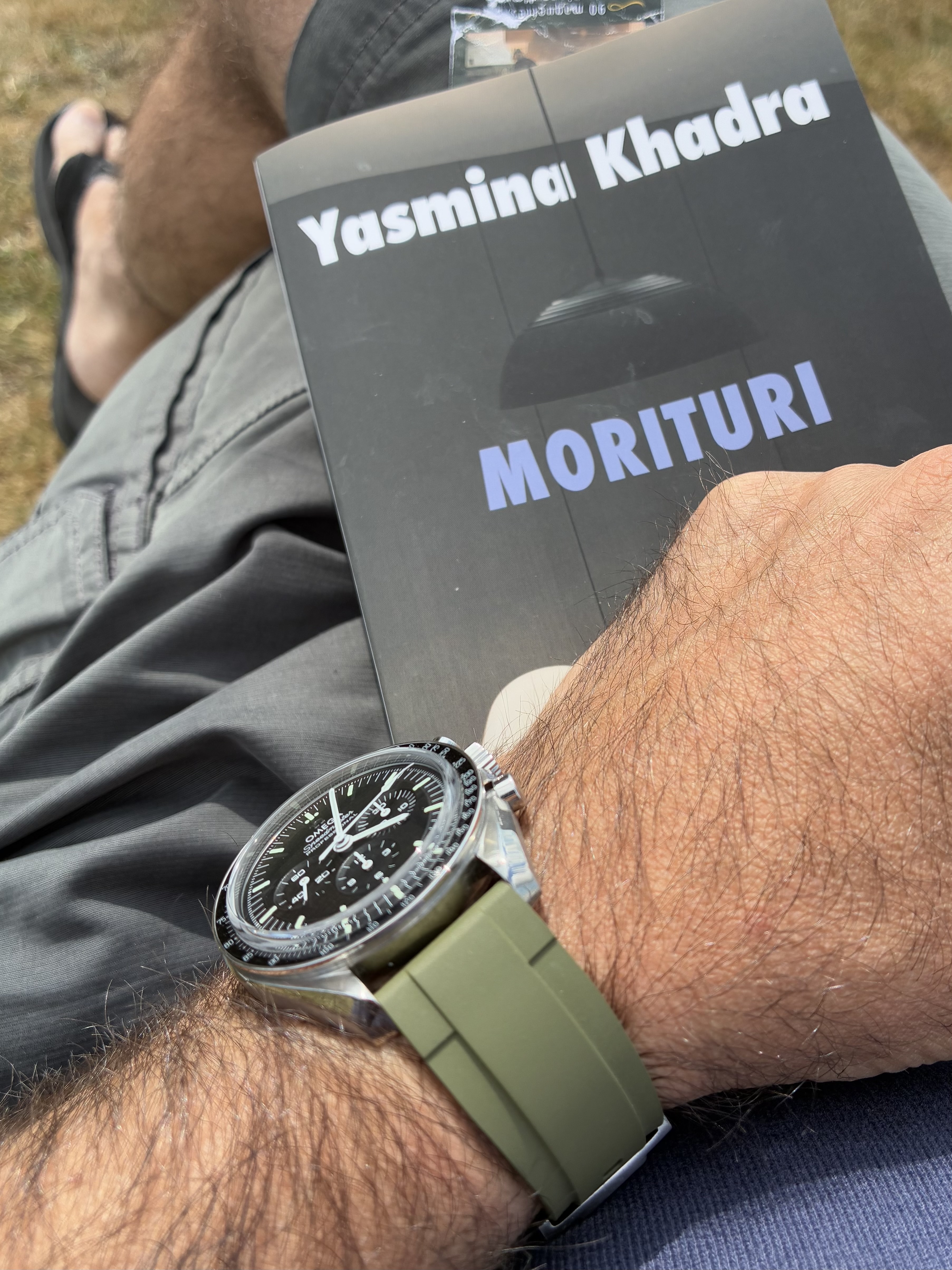 Des montres ... un livre ... - Page 21 9uuz