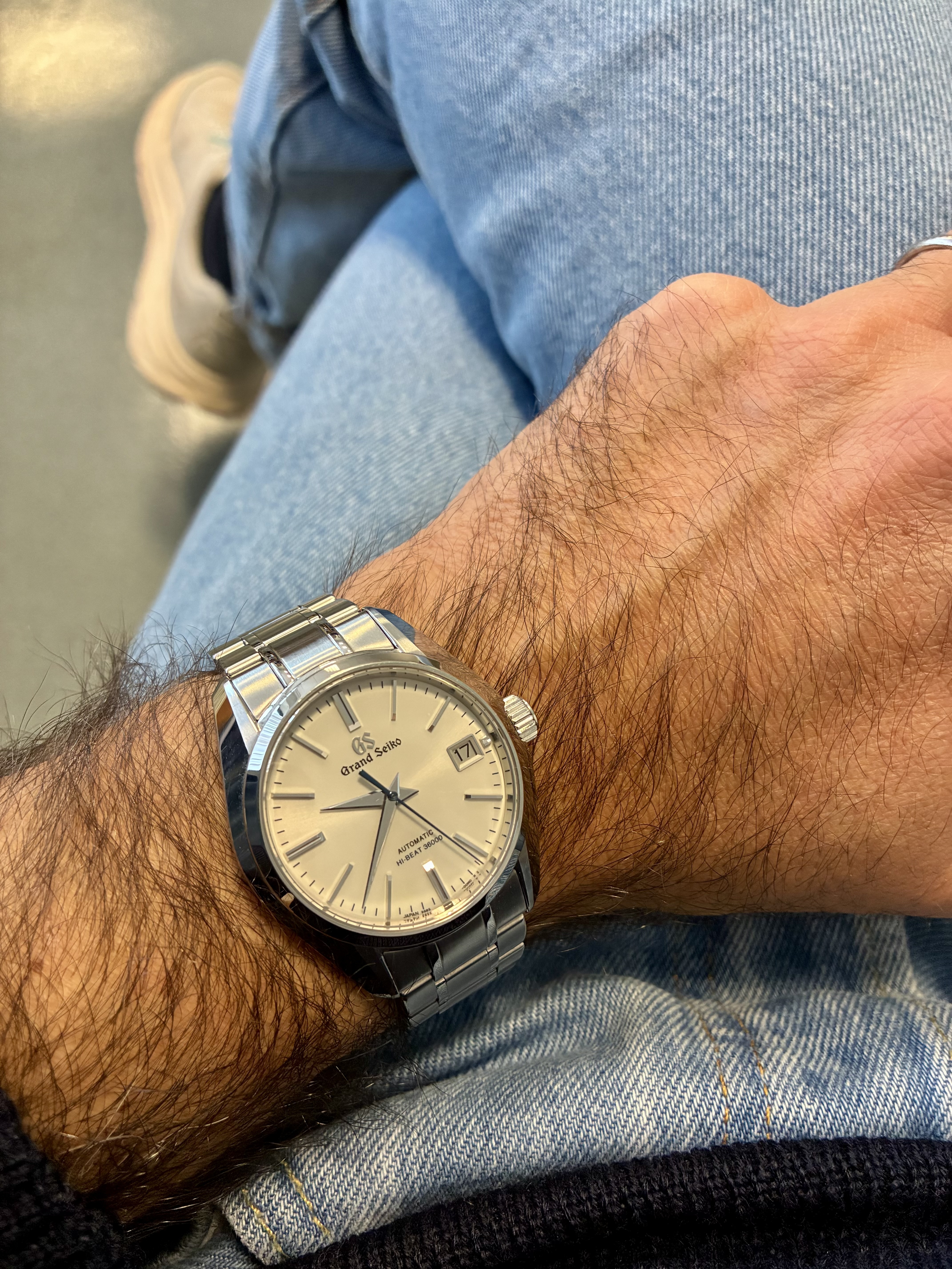 La montre du vendredi 17 octobre 2025 N7nf