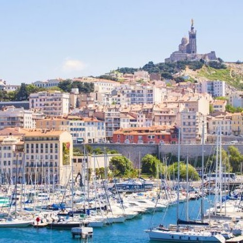 Messalie et la magnifique vue dont profite l'Antérinien//Marseille, petite ville du Sud-Est de la France