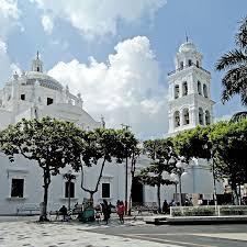 Cathédrale Sainte-Marie-la-Vierge, Saint-Jacques-des-Mers // Notre-Dame-de-l'Assomption, Veracruz, au Mexique. Cathédrale Sainte-Marie-la-Vierge, Saint-Jacques-des-Mers // Notre-Dame-de-l'Assomption, Veracruz, au Mexique.