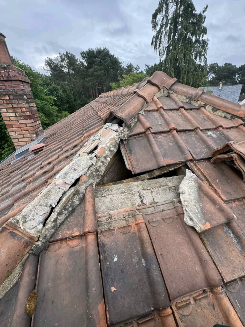 Réparation faîtage - Avant