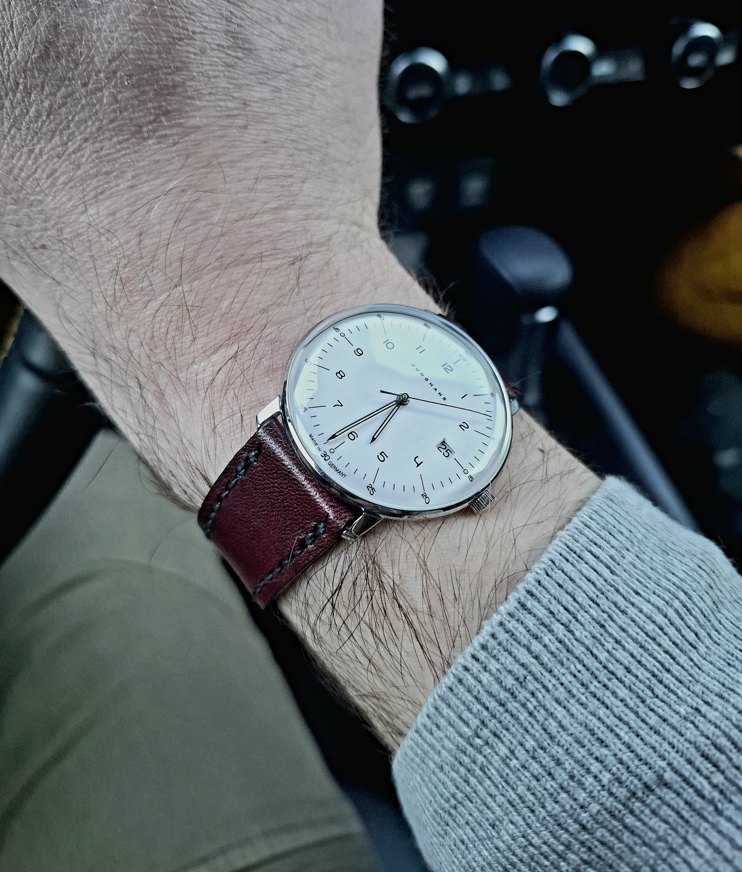 Le club des heureux propriétaires de Junghans. - Page 20 Hhwy