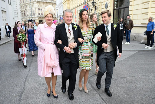 La dynastie von Bettenheim, et son actuel chef  Hermann—Lüdwig von Bettenheim. // Marie de Wurtemberg et son époux.