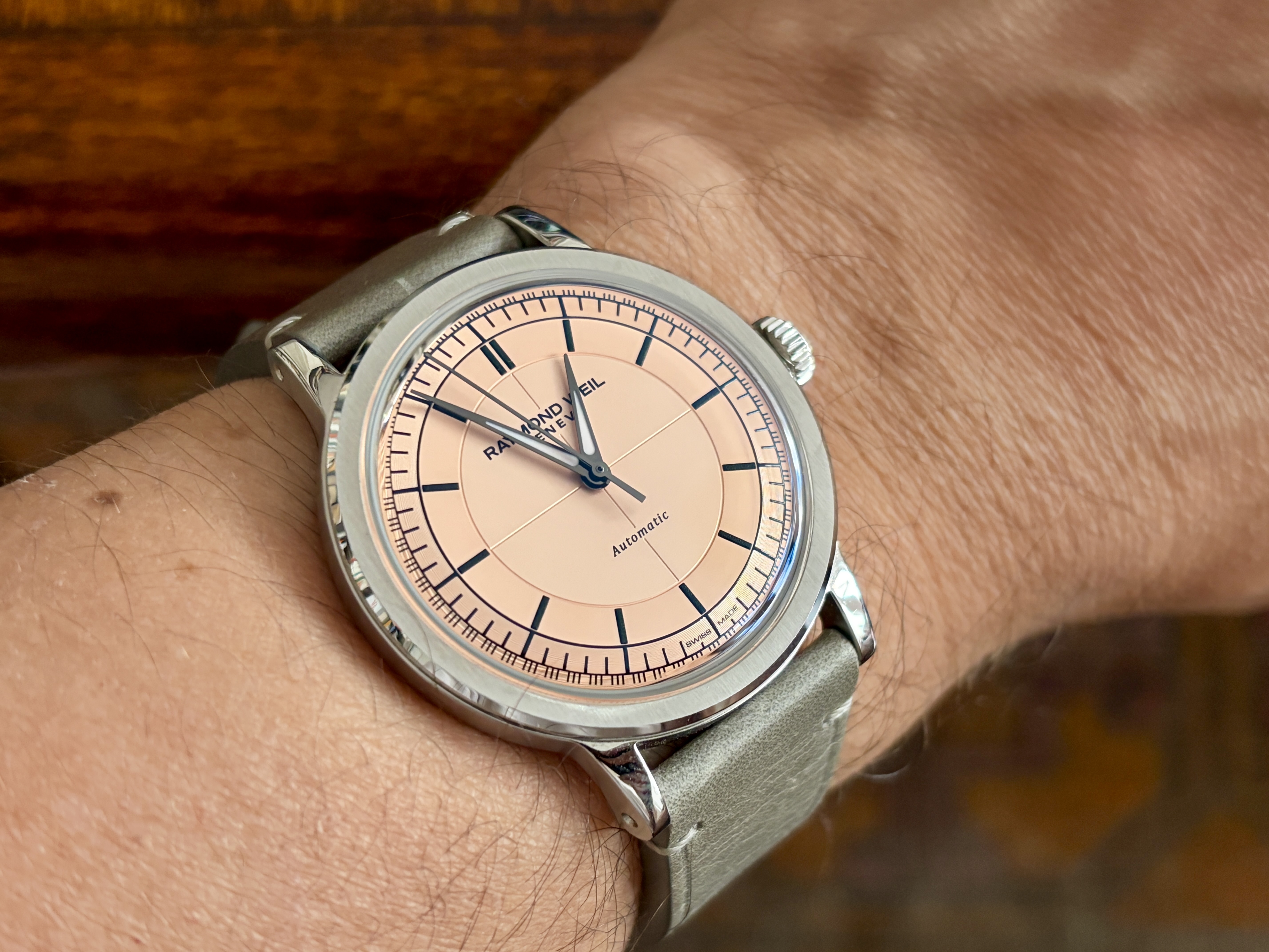 [Revue] Raymond Weil, marque mal-aimée ? Je lui ai donné sa chance - Page 8 Ekew