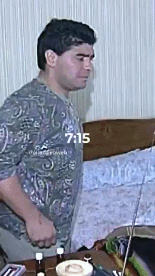 https://zupimages.net/up/26/29/vd4l.gif