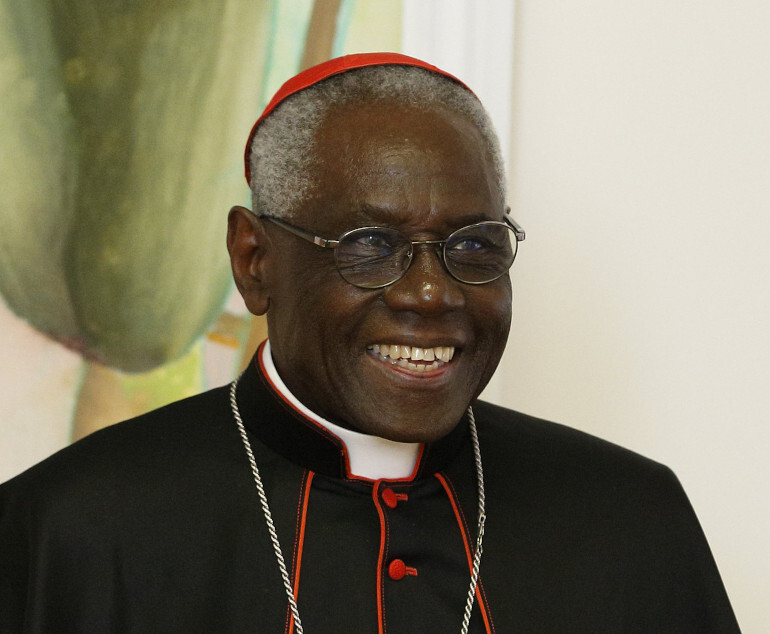 Prefereto// Son Eminence le Cardinal Sarah, prélat guinéen et ancien candidat à l'élection pontificale pour succéder à feu Sa Sainteté François II.