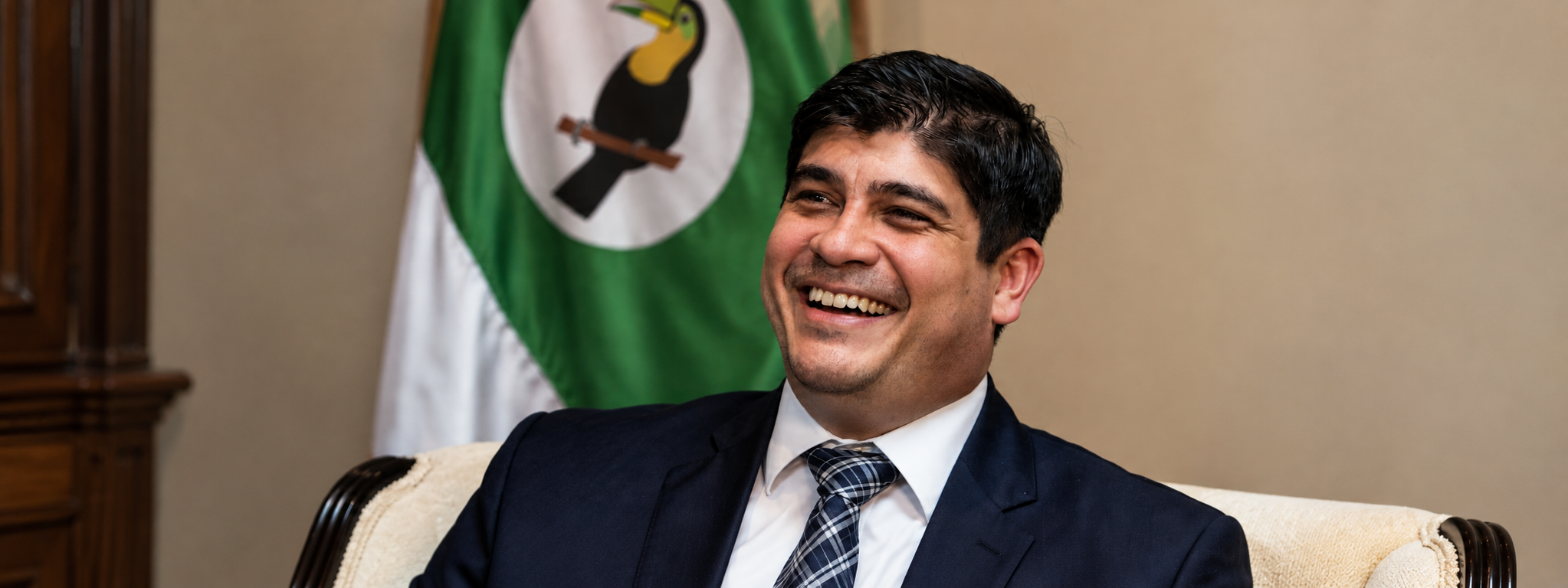 Señor Sebastián Lopez dans son bureau au Ministère des Relations extérieures, San Pedro Luis.