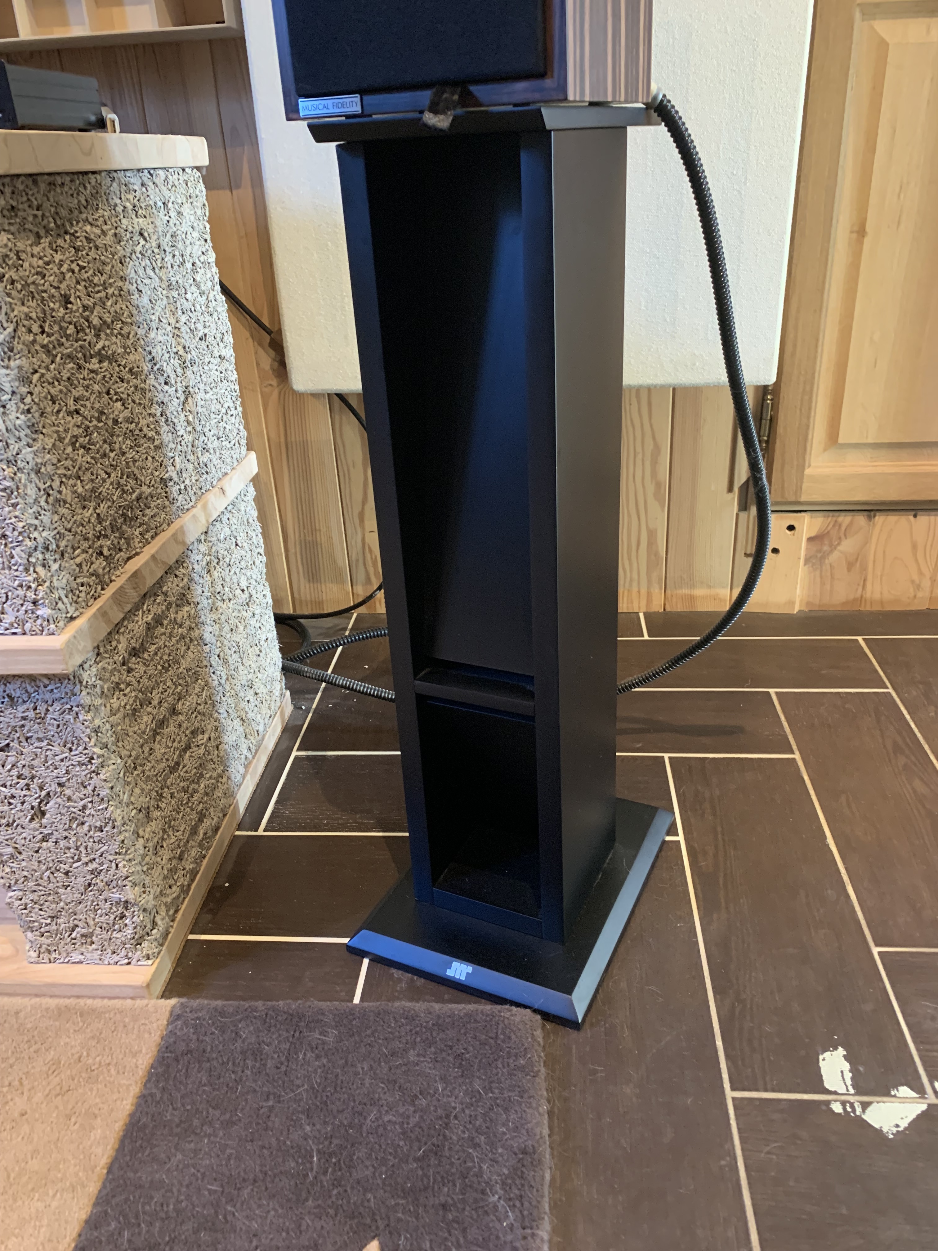 [Image: muov.jpeg]