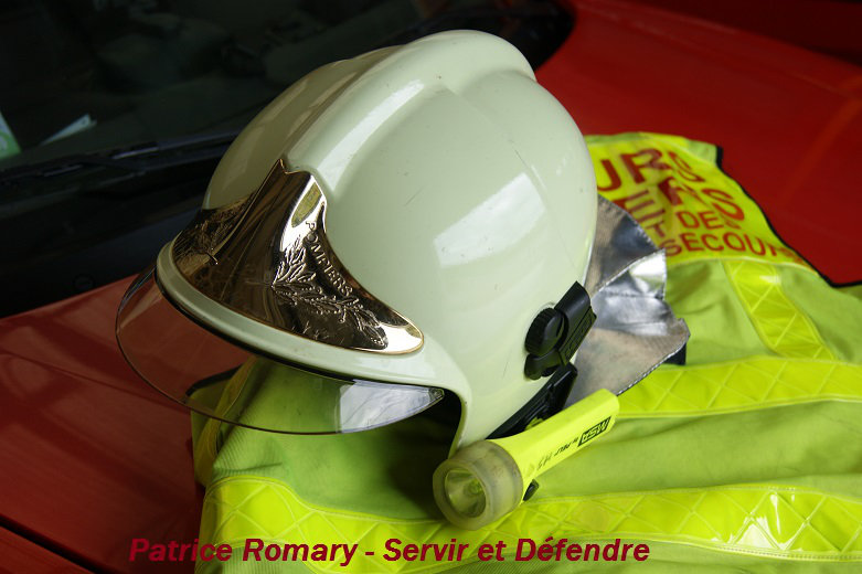 Casque sapeurs pompiers modèle F1 chef de groupe. 1381668453